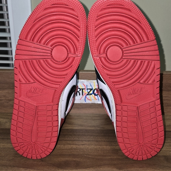 Jordan 1 Retro Hi OG Kids Sneakers - Black, White, Red - Picture 6 of 6